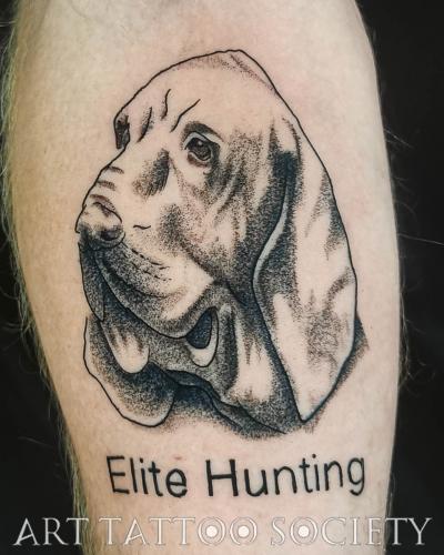 tatouage-basset-hound-elite-hunting-hostel-whip-shading