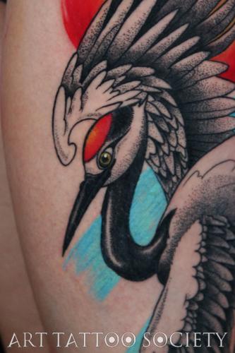 tatouage-heron-cuisse-closeup