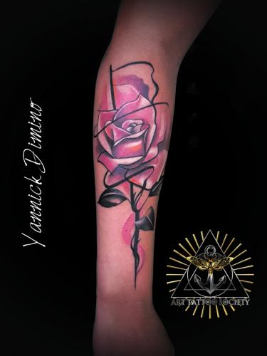 tatouage-rose-couleur-style-aquarelle